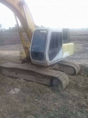 ขาย 585,000 บาท SUMITOMO SH200 เครืองดี โช่หนา เอวแน่น พร้อมใช้ เอกสารเล่มทะเบียน  รถอยู่ จ.อุบลราชธานี. โทร 098-1862844 อ๊อฟ 101 ไอดีไลน์ ja5657