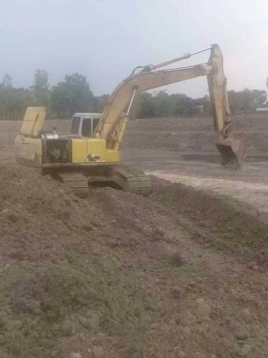 ขาย 585,000 บาท SUMITOMO SH200 เครืองดี โช่หนา เอวแน่น พร้อมใช้ เอกสารเล่มทะเบียน  รถอยู่ จ.อุบลราชธานี. โทร 098-1862844 อ๊อฟ 101 ไอดีไลน์ ja5657