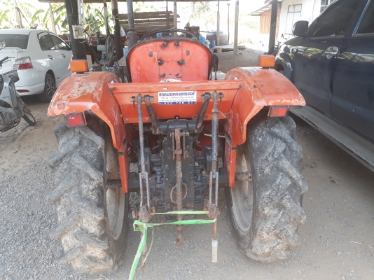 ขายรถไถขนาด23แรง 2เพลา สภาพดีไม่เคยลงน้ำใช้แต่บนลานมัน 62000ต่อรอง