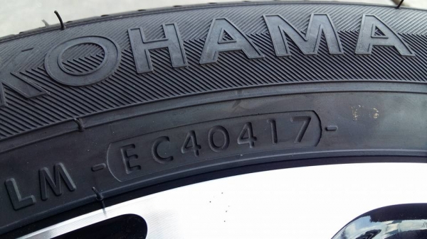 ขายล้อแม็กป้ายแดง hrv 17&quot; ยางปี17  สนใจติดต่อร้าน ก.เจริญการยางครับ 081-3747940