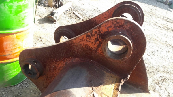 ขายบุ้งกี๋ รถขุดPC200 ตักของอ่อนเช่นแกลบ ทราย เศษวัสดุ ขายราคา 18,000 บาท ขายบุ้งกี๋ รถขุดPC200 ตักของอ่อนเช่นแกลบ ทราย เศษวัสดุ ขายราคา 18,000 บาท