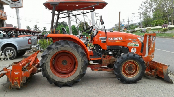 ขายรถไถนาคูโบต้าL3608 พร้อมใบมีด ผาน จอบหมุน ขายรถไถนาคูโบต้าL3608 พร้อมใบมีด ผาน จอบหมุน