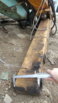 ขายอาร์ม รถขุด 5ตัน ขุดล่ะ 35,000 บาท แยกชิ้นขาย อาร์ม 15,000  บาท /สามเหลี่ยม 15,000 บาท /ท่อนกลาง 15,000 บาท ราคาต่อลองได้ สนใจติดต่อ 0818833166