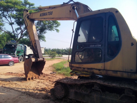 ขาย 650,000 KOMATSU pc 200-6 เครื่อง KOMATSU  ไฟฟ้าครบ เครื่องดี ปั้มแรง เอวขยับนิดๆ ช่วงล่างดี อินวอยทร์ รถอยู่ นครปฐม 090-772-3710 090-772-3708
