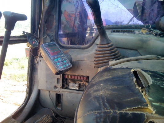 ขาย 650,000 KOMATSU pc 200-6 เครื่อง KOMATSU  ไฟฟ้าครบ เครื่องดี ปั้มแรง เอวขยับนิดๆ ช่วงล่างดี อินวอยทร์ รถอยู่ นครปฐม 090-772-3710 090-772-3708