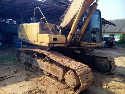 ขาย 650,000 KOMATSU pc 200-6 เครื่อง KOMATSU  ไฟฟ้าครบ เครื่องดี ปั้มแรง เอวขยับนิดๆ ช่วงล่างดี อินวอยทร์ รถอยู่ นครปฐม 090-772-3710 090-772-3708