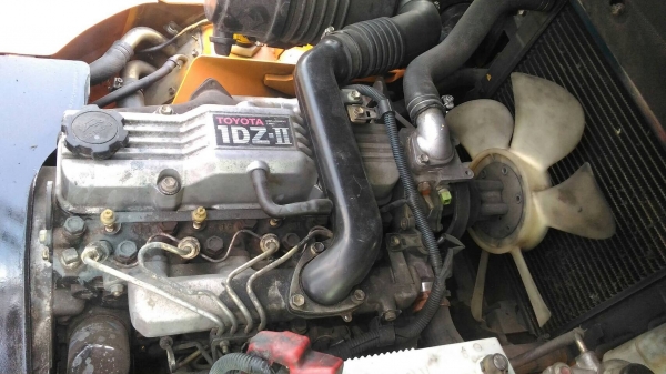 รถยกโตโยต้ารุ่น7 ยก 1.5 ตัน เสาสูง 3 เมตร เครื่องดีเซล เกียร์ธรรมดา