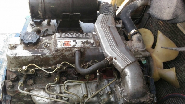 รถยกโตโยต้ารุ่น5 ยก 3 ตัน เสาสูง 4 เมตร เครื่องดีเซล เกียร์ธรรมดา