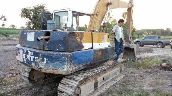 ขายด่วนๆKOMATSU PC120-3สภาพเดิมๆใช้งานทุกวันเครื่องเดิมช่วงล่างเต็มๆโทร0856842587