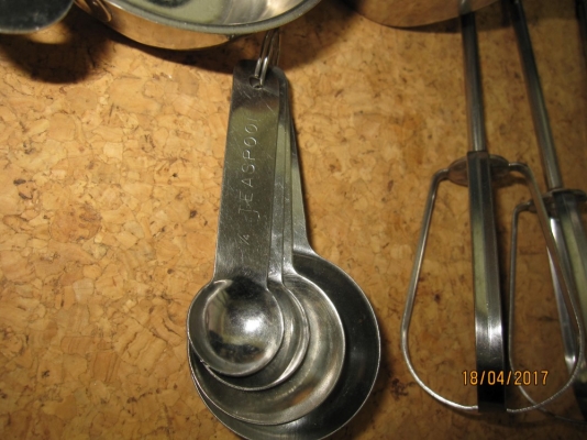 เครื่องตีไข่ หรือตีแป้งยี่ห้อ Philips  Made in Holland ของแท้ ๆ