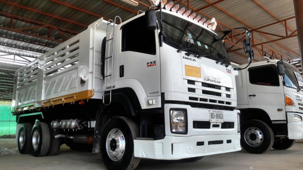 ขายรถสวย มาอีกแล้วครับ ขายครับ ISUZU FXZ 360 ปี57เดี่ยวมีระบบลากพ่วง รถสวยจัดเลขไมล์105,xxx ครับ การันตีงามสดขั้นเทพครับ