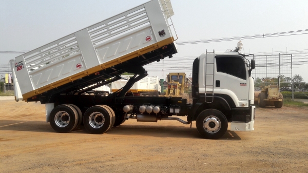 ขายรถสวย มาอีกแล้วครับ ขายครับ ISUZU FXZ 360 ปี57เดี่ยวมีระบบลากพ่วง รถสวยจัดเลขไมล์105,xxx ครับ การันตีงามสดขั้นเทพครับ