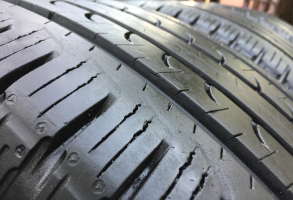 ยาง Goodyear 265 65 17 กลางปี16 ดอกเต็ม ใช้ยาว ราคาไม่แพง