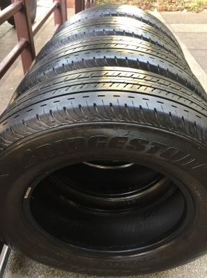 ยาง Bridgestone 205 70 15 กลางปี16 ดอกเต็ม ไม่มีปะ ราคาไม่แพง