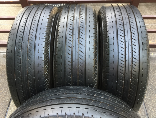 ยาง Bridgestone 205 70 15 กลางปี16 ดอกเต็ม ไม่มีปะ ราคาไม่แพง