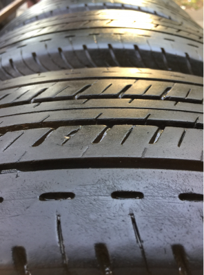 ยาง Bridgestone 205 70 15 กลางปี16 ดอกเต็ม ไม่มีปะ ราคาไม่แพง