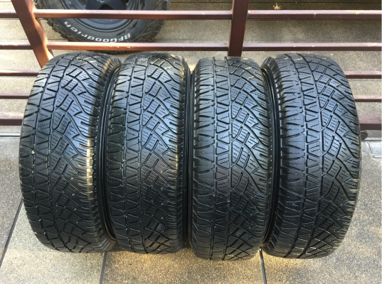 ยาง Michelin 225 70 15 ปี13 ดอกเต็ม ใช้ยาว ราคาไม่แพง