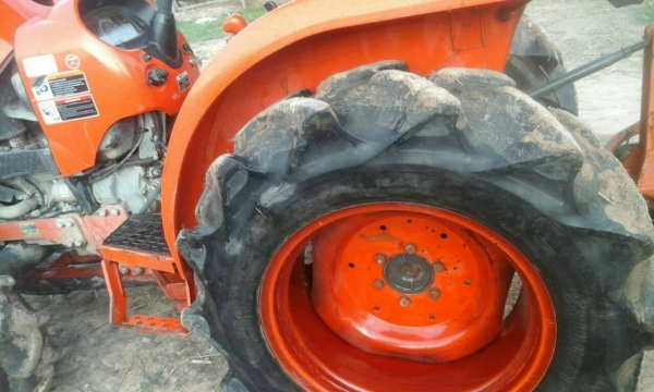 รถไถ 36 แรงปี  53 อุปกร 3 อย่าง   มือเดียวป้ายแดง  ราคาเบาฯฯ  280000   บาท   ต่อลอง  ดูรถที อ. อาจสามารถ จ. ร้อยเอ็ด  วันทูคอล 098 668-3479 dtac 094 283-9369 สิทธิ์ คับ