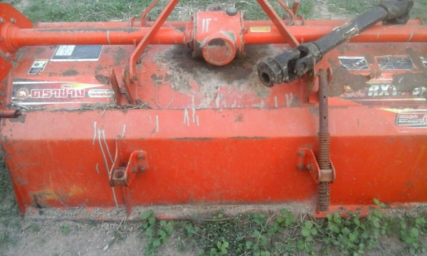 รถไถ 36 แรงปี  53 อุปกร 3 อย่าง   มือเดียวป้ายแดง  ราคาเบาฯฯ  280000   บาท   ต่อลอง  ดูรถที อ. อาจสามารถ จ. ร้อยเอ็ด  วันทูคอล 098 668-3479 dtac 094 283-9369 สิทธิ์ คับ