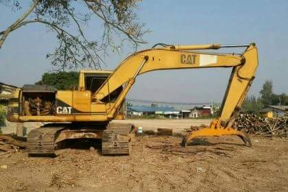 ขาย 680,000 CAT 320 V 2 ติดมือครีบ ไฟฟ้าตัด เครื่องดี  ปั้มแรง เอวดี ช่วงล่างแน่น รถพร้อมใช้ รถอยู่ เพชรบุรี 090-772-3710 090-772-3708