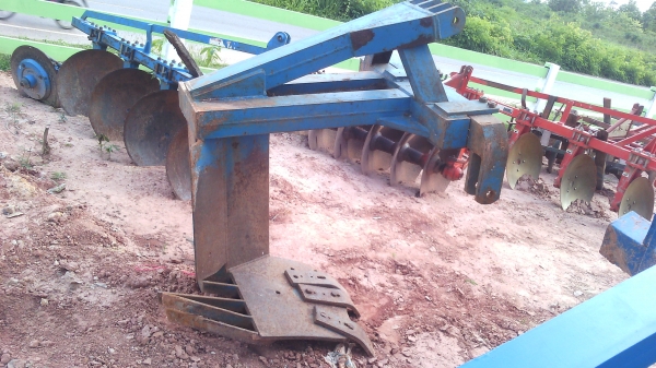 ขายที่ขุดมันรถไถฟอร์ด