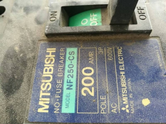 คู่นี้ 1400 บ. กทม.ส่งฟรี083-2000058 LINE ID: line83293 เบรกเกอร์ mitsubishi ขนาด 200 A. ตัวใหญ่ ไม่มีแตกหักใช้งานได้เลย