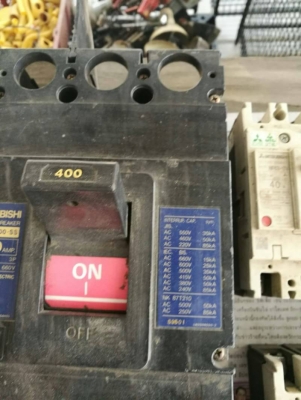 1200 บ.ส่งฟรี083-2000058 LINE ID: line83293 เบรกเกอร์ mitsubishi ขนาด 400 A. ตัวใหญ่ ไม่มีแตกหักพร้อมใช้งานได้เลย