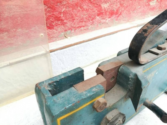 1900 บ. กทม.ส่งฟรี083-2000058 LINE ID: line83293 เครื่องตัดเหล็กของใหม่แบบกรรไกรโยกมีดหนา สำหรับตัดเหล็กขนาดใหญ่ๆได้สบาย ตัดเหล็กเหลี่ยมได้หนาถึง24  mm.