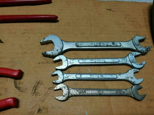 500 บ.ส่งฟรี083-2000058 LINE ID: line83293 D 2 ชุดเครื่องมือช่างเครื่องมือทำงานกรรไกรตัดแต่ง 10 ชิ้น - คีมคอม้าปากขยาย - คีมตัด - คีมปากแหลม - กรรไกรตัดแต่ง - คีมเอนกประสงค์ - กรรไกรปากนกแก้ว - ประแจL - ประแจปากตาย 4 อัน  - ที่เชื่อมรีดโลหะ