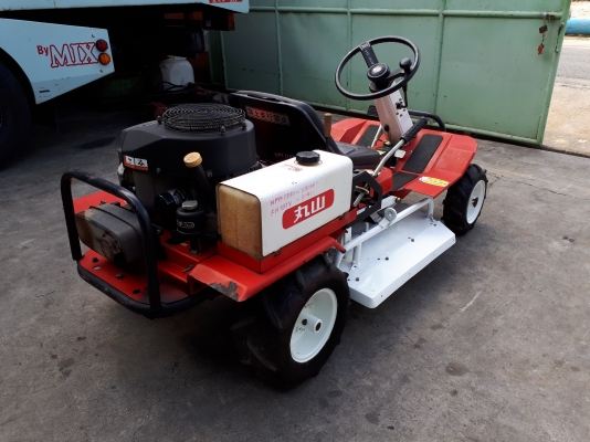 รถตัดหญ้านั่งขับ18HP นำเข้าจากญี่ปุ่น รถตัดหญ้านั่งขับ18HP นำเข้าจากญี่ปุ่น