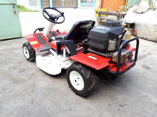 รถตัดหญ้านั่งขับ18HP นำเข้าจากญี่ปุ่น รถตัดหญ้านั่งขับ18HP นำเข้าจากญี่ปุ่น