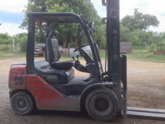 toyota รุ่น8FD-25 ยก2.5ตัน สุง4.5เมตร