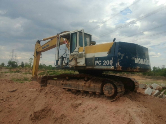 ขายแบ็คโฮ KOMATSU PC200-5 พร้อมใช้งาน เอกสารอินวอย 480,000บ. สนใจ 0835601591 หรือ 0903494058