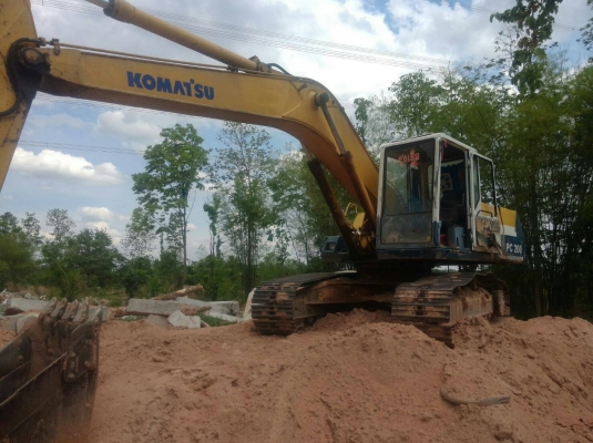 ขายแบ็คโฮ KOMATSU PC200-5 พร้อมใช้งาน เอกสารอินวอย 480,000บ. สนใจ 0835601591 หรือ 0903494058