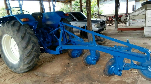 ขายรถไถFORD อุปกรณ์ ดันหน้า ผานหลัง สภาพพร้อมใช้งาน เอกสารเล่มทะเบียน ราคา260,000 สนใจโทร 090-8588220คุณนะ 093-3258446คุณบิว เว็บไซต์ส่วนตัว www.narong2truck.com www.truck.in.th/498 ID: narong498 ID: 09332584461 เพจ Facebook ณรงค์ ซื้อขายรถมือสอง กลุ่ม Fa