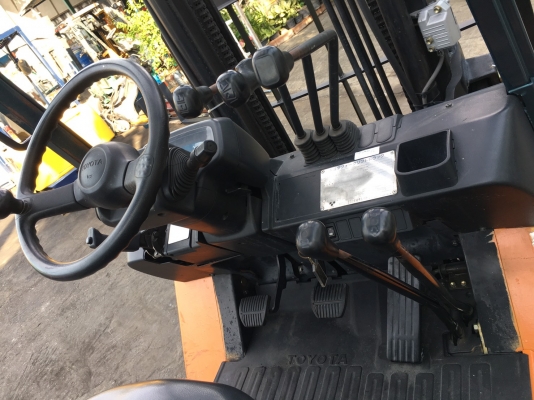 ขายโฟล์คลิฟท์ญี่ปุ่น TOYOTA 7FG25 ยก2.5ตัน 4 เมตร เครื่อง4Y แก๊สเกียร์ธรรมดา งาสไลด์เปลี่ยนงาเทได้ 094-426-7888 จะเด็ด ขายโฟล์คลิฟท์ญี่ปุ่น TOYOTA 7FG25 ยก2.5ตัน 4 เมตร เครื่อง4Y แก๊สเกียร์ธรรมดา งาสไลด์เปลี่ยนงาเทได้ 094-426-7888 จะเด็ด