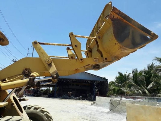 ขายรถตัก 425,000 บาท CAT 930 เครื่องดี เกียร์ดี. ปั้มแรง สภาพพร้อมใช้ เอกสารชื้อขาย   รถอยู่ กทม. โทร&amp;ไอดีไลน์ 0610710295