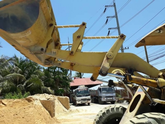 ขายรถตัก 425,000 บาท CAT 930 เครื่องดี เกียร์ดี. ปั้มแรง สภาพพร้อมใช้ เอกสารชื้อขาย   รถอยู่ กทม. โทร&amp;ไอดีไลน์ 0610710295