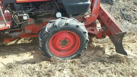 รถไถ 45 แรง DI  ปึ 53  เครื่องแห้งดี  พร้อมลุยงาน อุปกร  3 ชิ้น  ราคา  เบาฯฯ  245000 บาท    ดูรถ ที จ. ร้อยเอ็ด   วันทูคอล 098 668-3479 dtac 094 283-9369 สิทธิ์ คับ