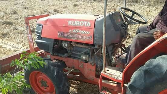 รถไถ 45 แรง DI  ปึ 53  เครื่องแห้งดี  พร้อมลุยงาน อุปกร  3 ชิ้น  ราคา  เบาฯฯ  245000 บาท    ดูรถ ที จ. ร้อยเอ็ด   วันทูคอล 098 668-3479 dtac 094 283-9369 สิทธิ์ คับ