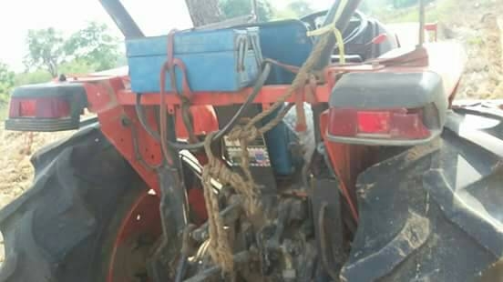 รถไถ 45 แรง DI  ปึ 53  เครื่องแห้งดี  พร้อมลุยงาน อุปกร  3 ชิ้น  ราคา  เบาฯฯ  245000 บาท    ดูรถ ที จ. ร้อยเอ็ด   วันทูคอล 098 668-3479 dtac 094 283-9369 สิทธิ์ คับ