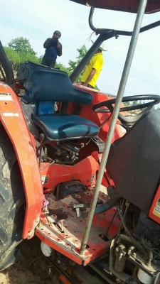 รถไถ 45 แรง DI  ปึ 53  เครื่องแห้งดี  พร้อมลุยงาน อุปกร  3 ชิ้น  ราคา  เบาฯฯ  245000 บาท    ดูรถ ที จ. ร้อยเอ็ด   วันทูคอล 098 668-3479 dtac 094 283-9369 สิทธิ์ คับ