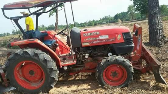 รถไถ 45 แรง DI  ปึ 53  เครื่องแห้งดี  พร้อมลุยงาน อุปกร  3 ชิ้น  ราคา  เบาฯฯ  245000 บาท    ดูรถ ที จ. ร้อยเอ็ด   วันทูคอล 098 668-3479 dtac 094 283-9369 สิทธิ์ คับ