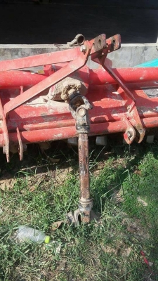 รถไถ 45 แรง DI  ปึ 53  เครื่องแห้งดี  พร้อมลุยงาน อุปกร  3 ชิ้น  ราคา  เบาฯฯ  245000 บาท    ดูรถ ที จ. ร้อยเอ็ด   วันทูคอล 098 668-3479 dtac 094 283-9369 สิทธิ์ คับ