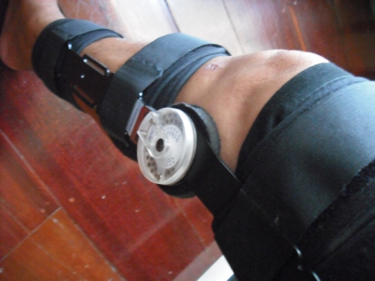 สนับป้องกันเข่า ROM Knee Brace 22&quot; 57120 Conwell