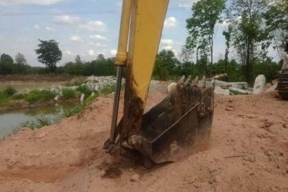 ขาย 485,000 บาท KOMATSU PC200-5 เครื่องดี ปั้มแรง โซ่หนา เอวแน่น ไฟฟ้าตัด พร้อมใช้งาน เอกสารอินวอยท์  รถอยู่ จ.ขอนแก่น โทร&amp;ไอดีไลน์ 0610710295