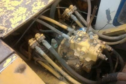 ขาย 485,000 บาท KOMATSU PC200-5 เครื่องดี ปั้มแรง โซ่หนา เอวแน่น ไฟฟ้าตัด พร้อมใช้งาน เอกสารอินวอยท์  รถอยู่ จ.ขอนแก่น โทร&amp;ไอดีไลน์ 0610710295