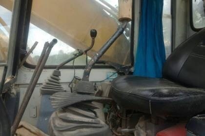ขาย 485,000 บาท KOMATSU PC200-5 เครื่องดี ปั้มแรง โซ่หนา เอวแน่น ไฟฟ้าตัด พร้อมใช้งาน เอกสารอินวอยท์  รถอยู่ จ.ขอนแก่น โทร&amp;ไอดีไลน์ 0610710295