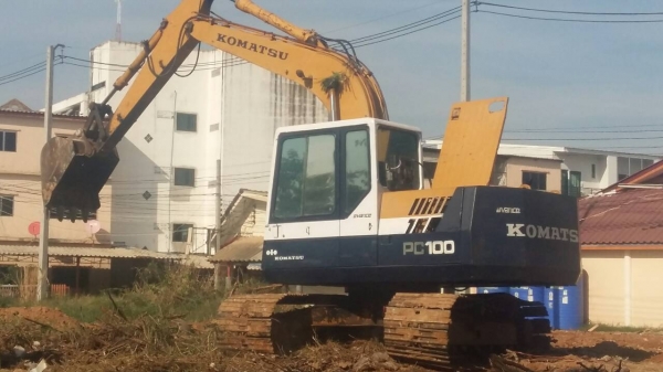 ขายครับ Komatsu PC100-5 สภาพพร้อมใช้งาน ช่วงล่างเต็ม ไฟฟ้าครบ แอร์เย็น เอกสารสัญญาซื้อขาย ราคา 590,000 สนใจติดต่อ 0935604445
