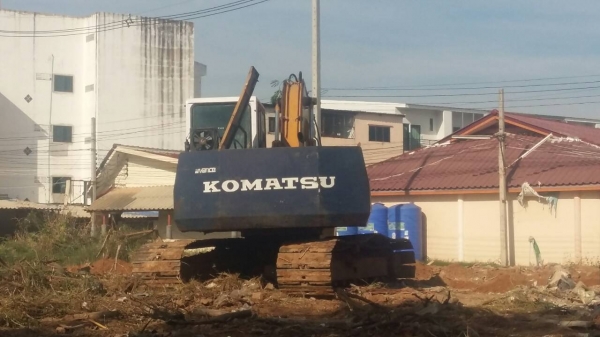 ขายครับ Komatsu PC100-5 สภาพพร้อมใช้งาน ช่วงล่างเต็ม ไฟฟ้าครบ แอร์เย็น เอกสารสัญญาซื้อขาย ราคา 590,000 สนใจติดต่อ 0935604445